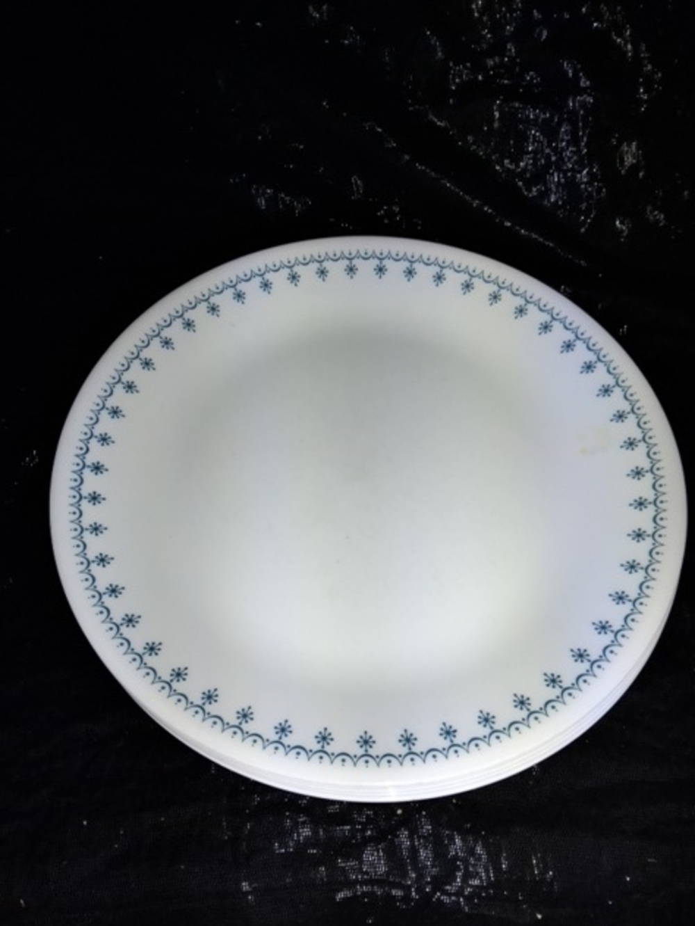 Corelle White Plate with Blue Snowflake Border Set Of 6
